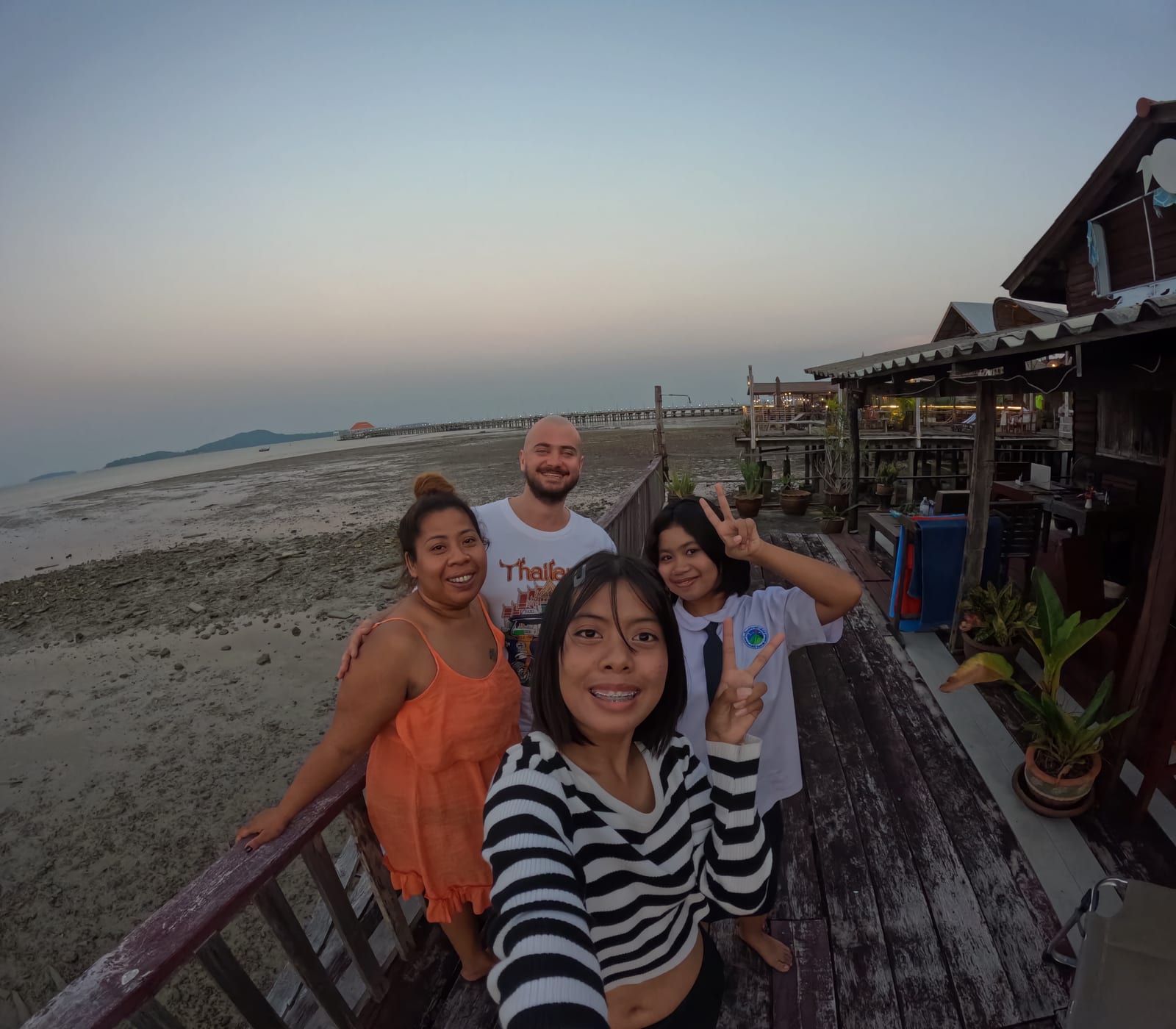 Misha, Sunisa and their daughters Panisa and Baibua at the house in Koh Lanta