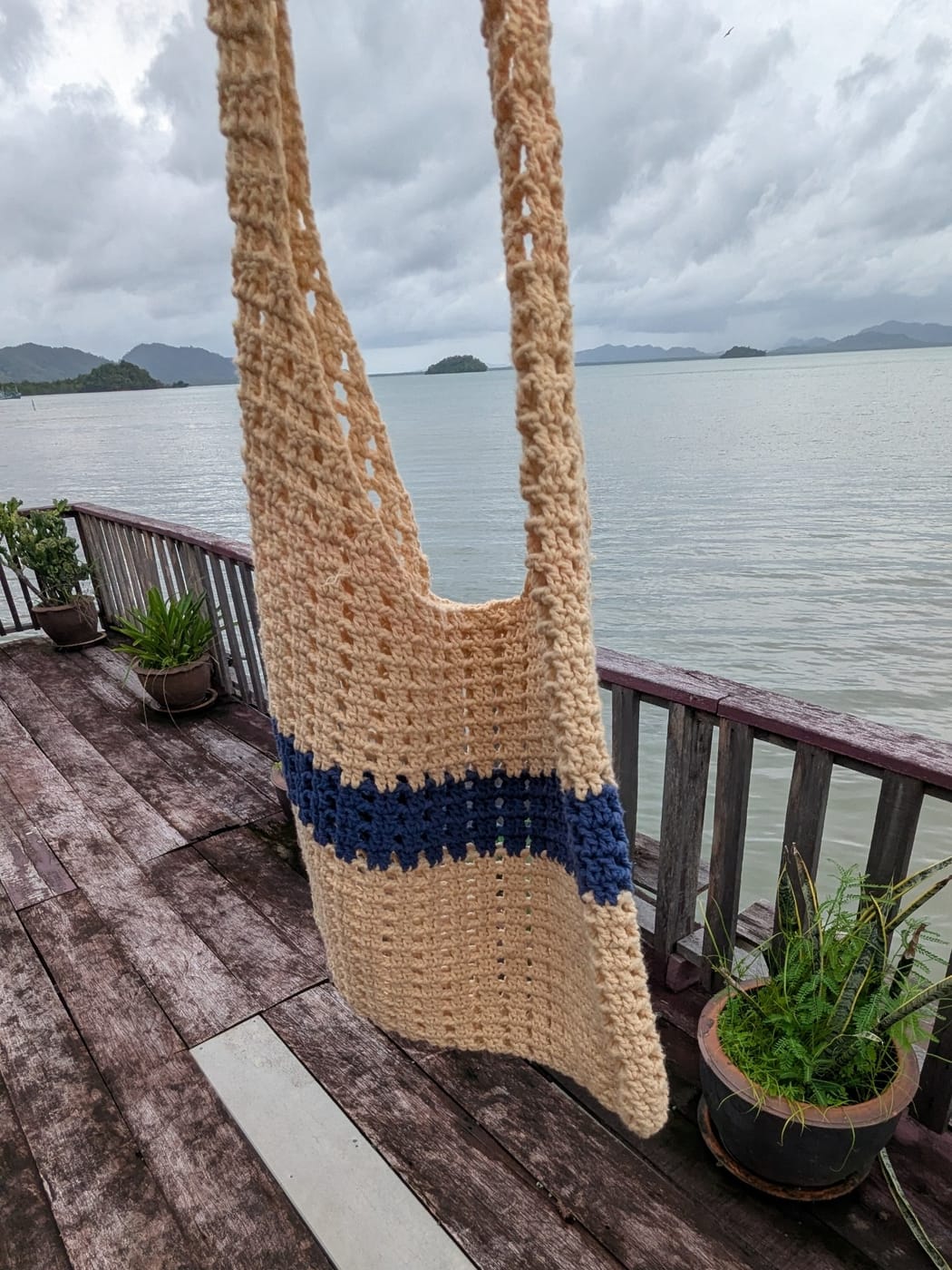 The Long Beach, Open-Net Beach Sling, Navy Stripe