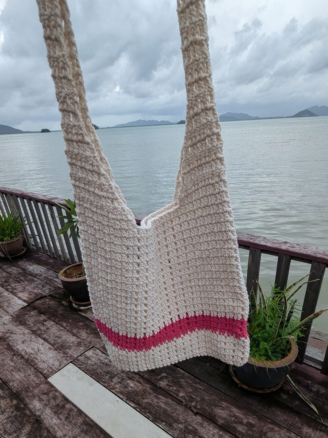 The Long Beach, Open-Net Beach Sling, Raspberry Stripe