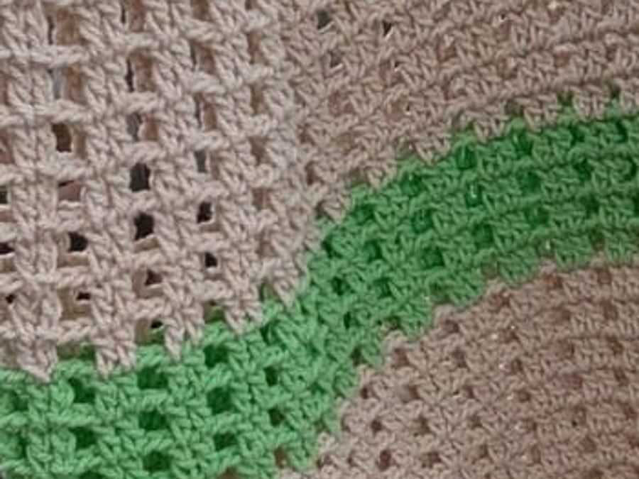 The open net, photographed close in the atelier